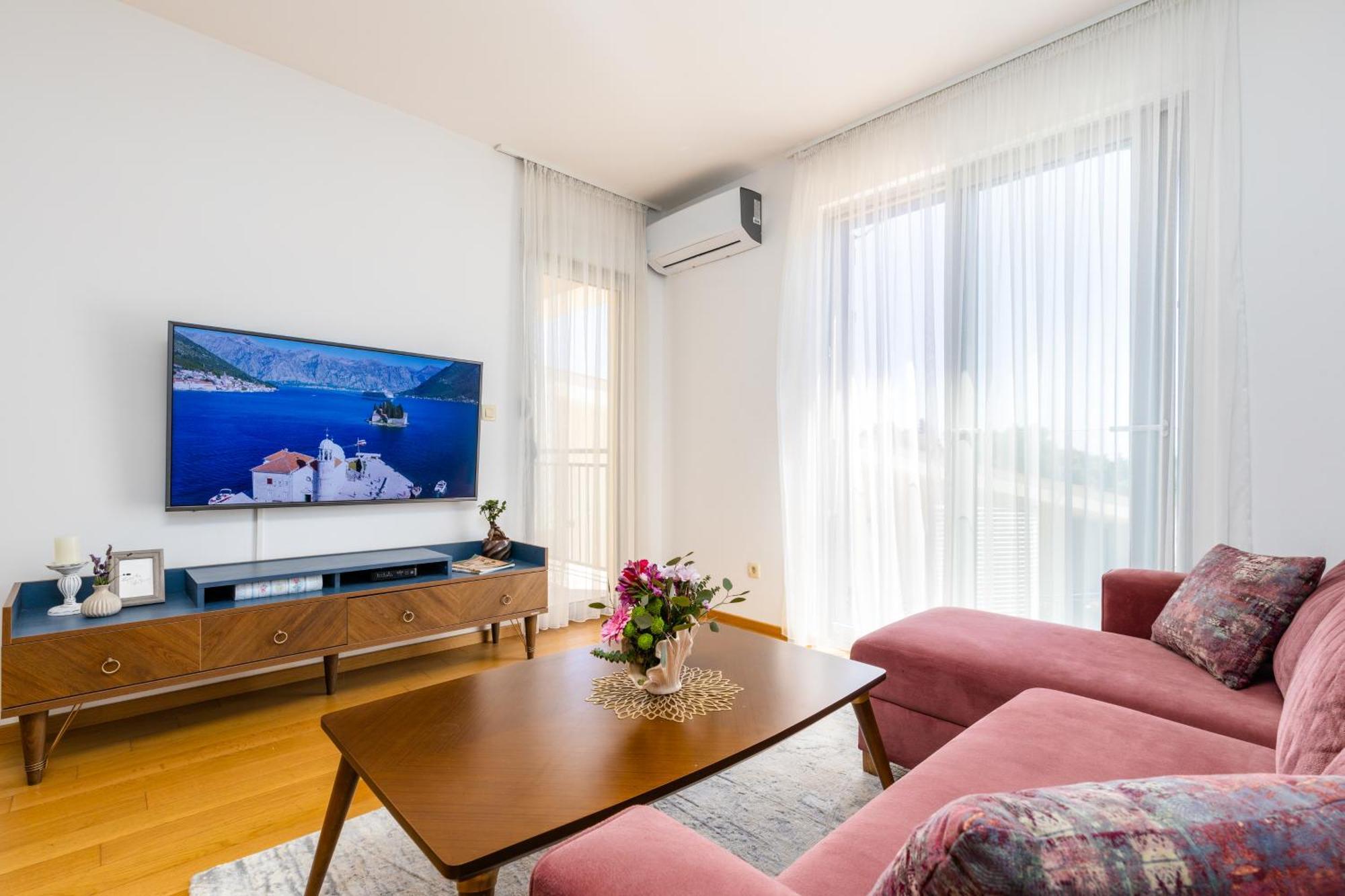 Apart Hotel M S Katunjanin 헤르섹 외부 사진