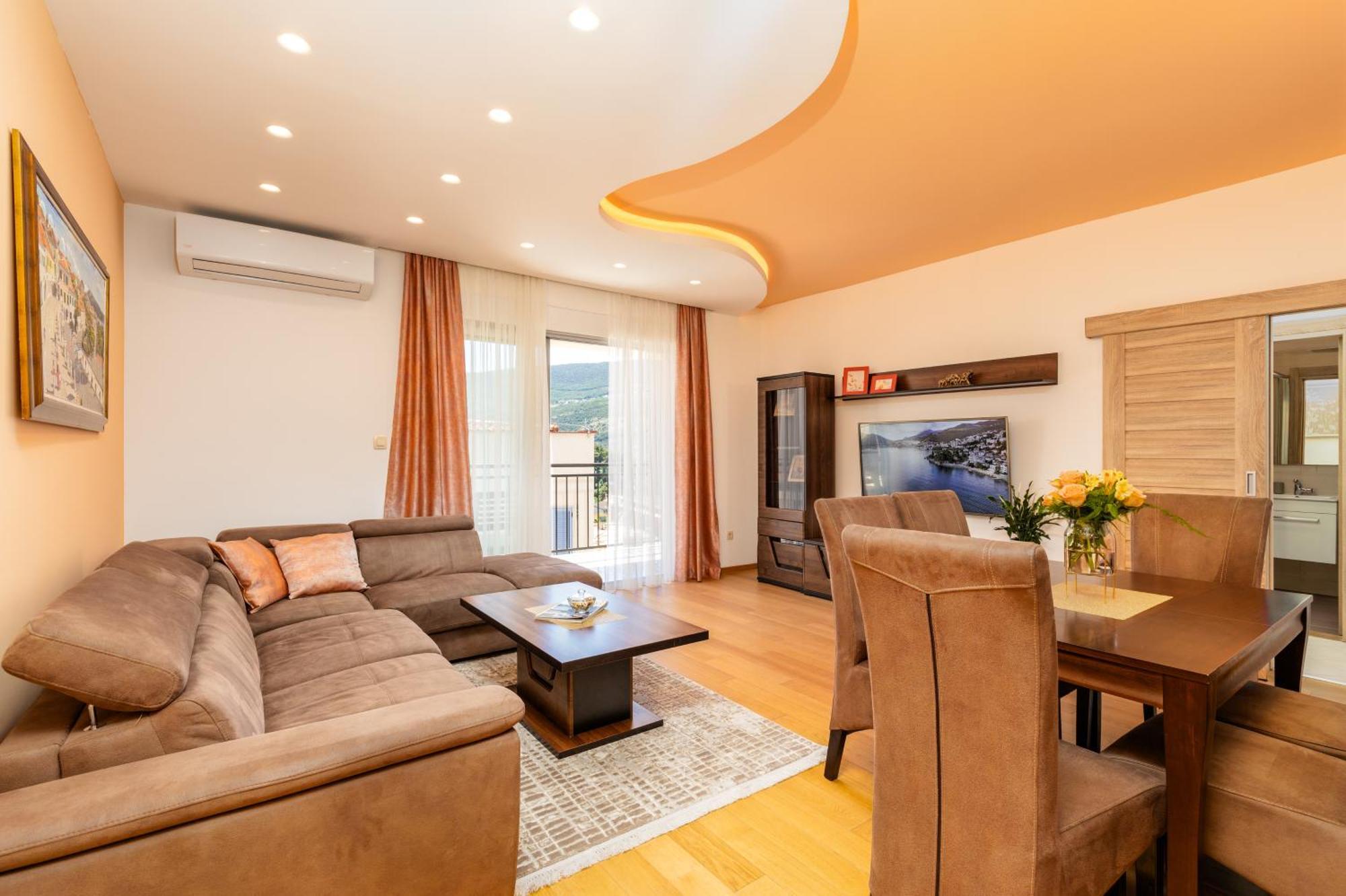 Apart Hotel M S Katunjanin 헤르섹 외부 사진