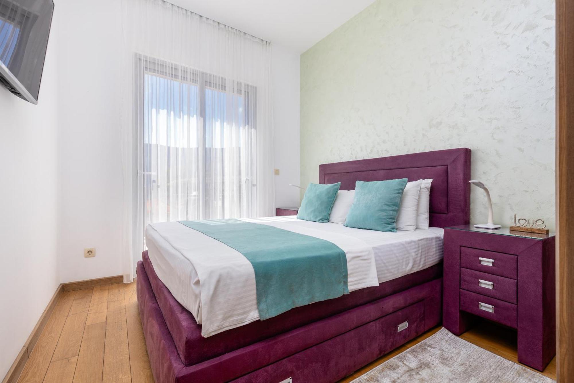 Apart Hotel M S Katunjanin 헤르섹 외부 사진