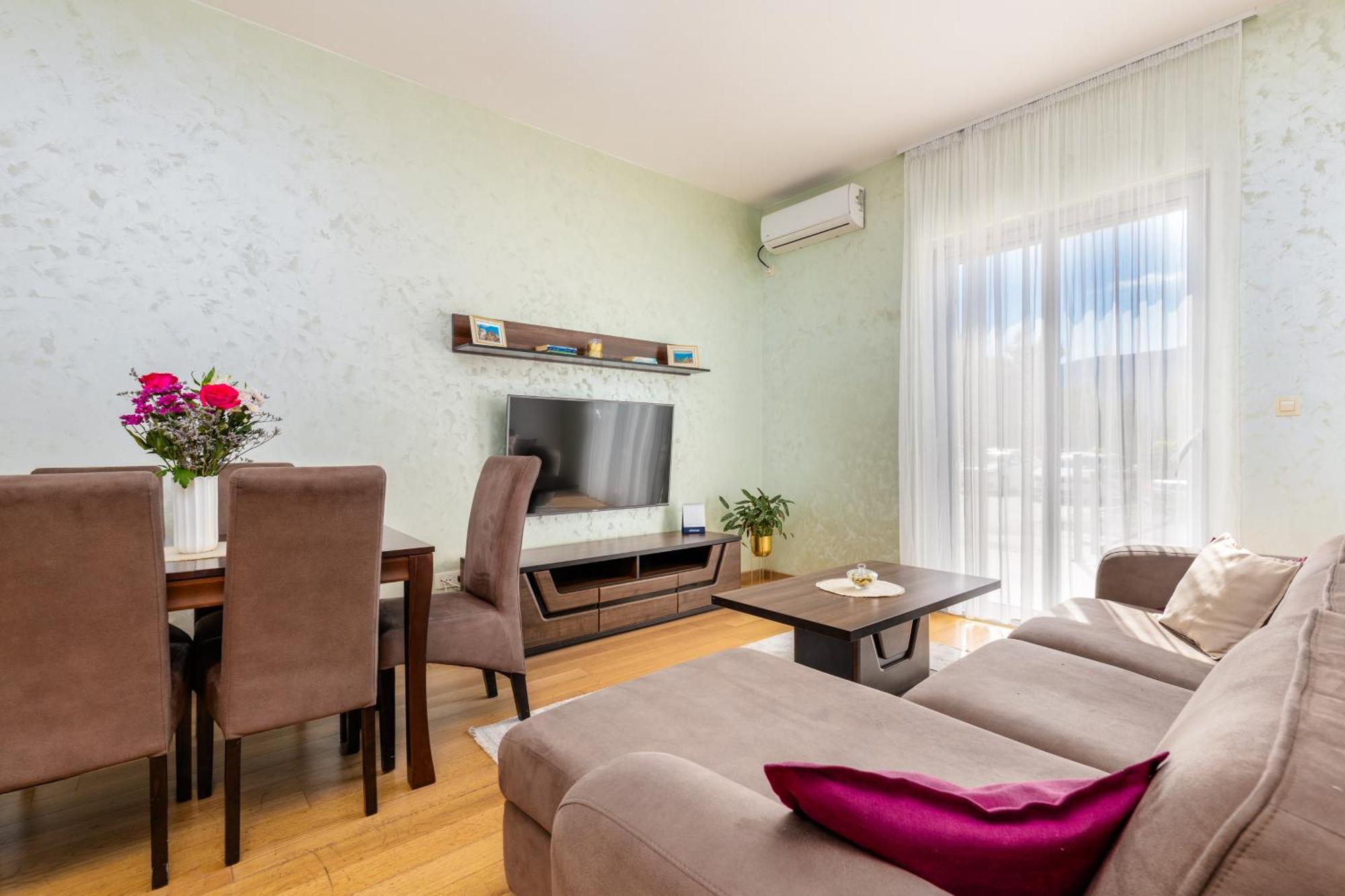 Apart Hotel M S Katunjanin 헤르섹 외부 사진