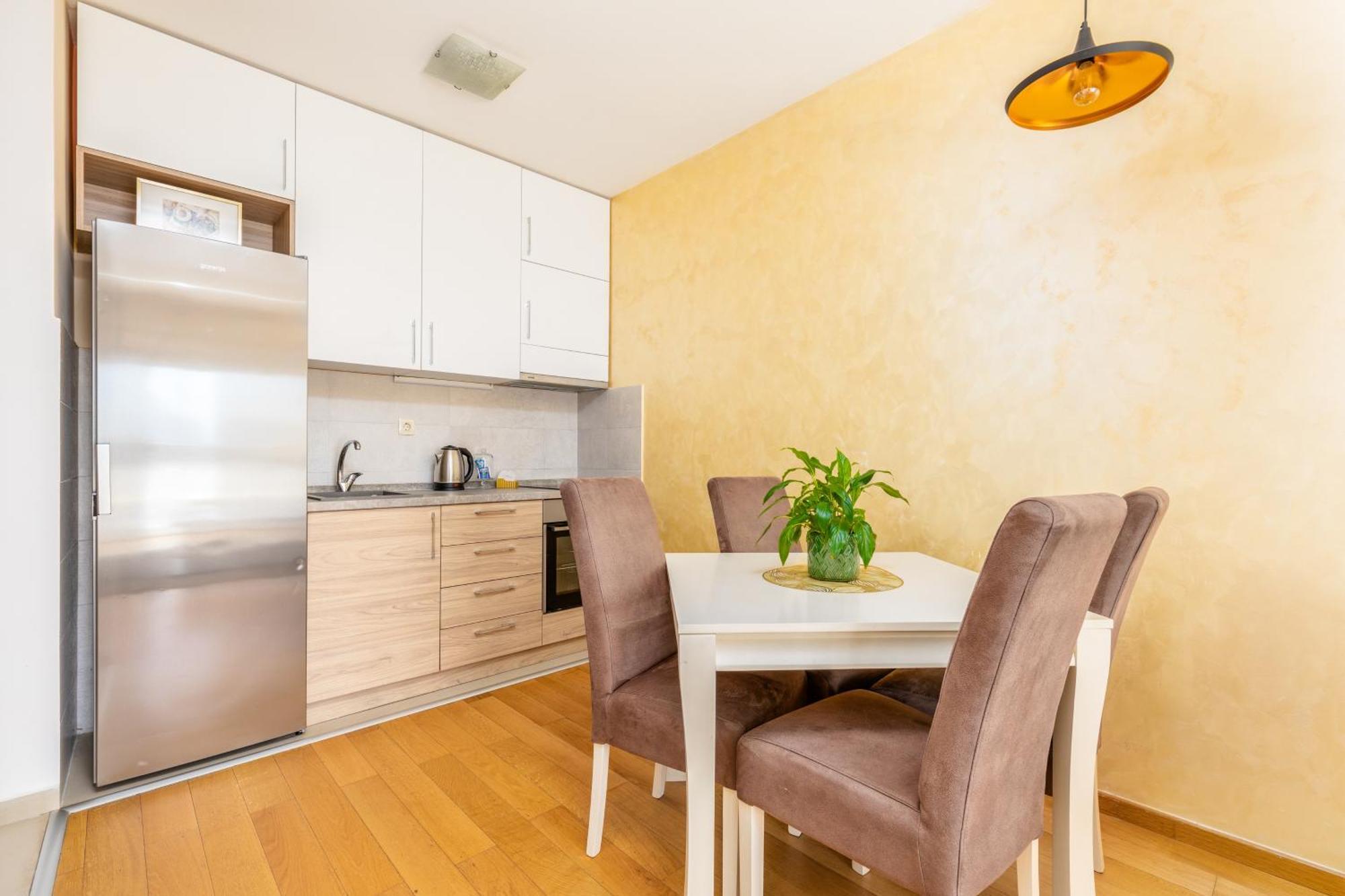Apart Hotel M S Katunjanin 헤르섹 외부 사진