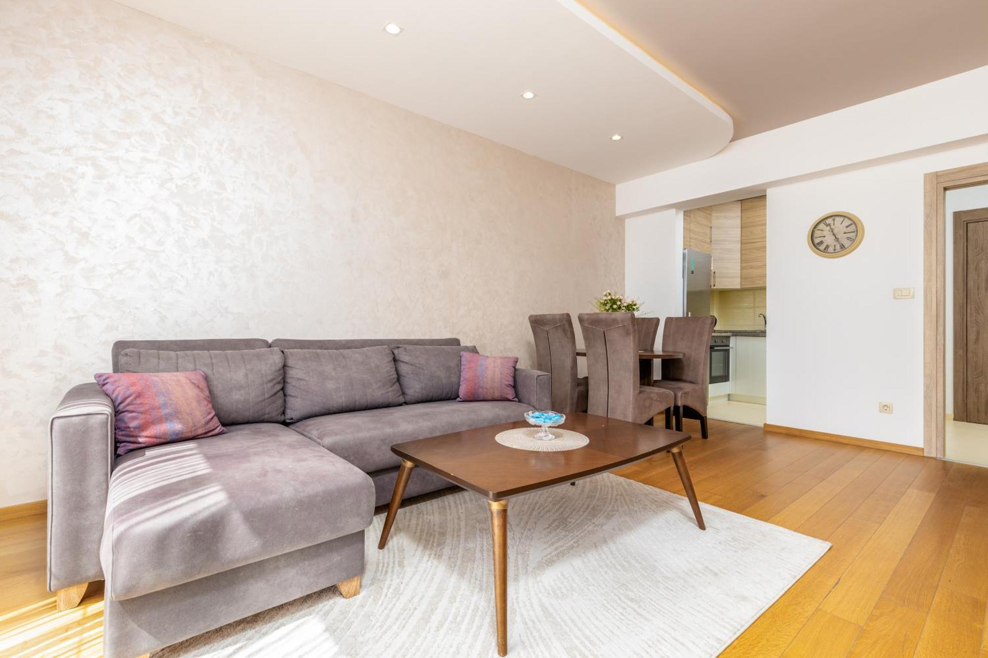 Apart Hotel M S Katunjanin 헤르섹 외부 사진